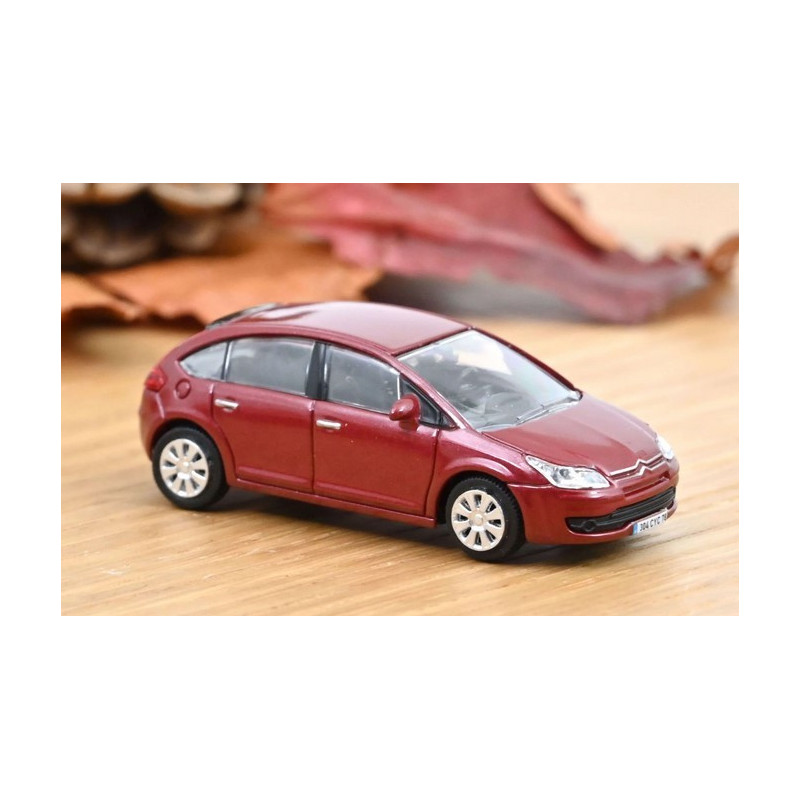 Norev 1 87 Citroen berline 2004 rrouge