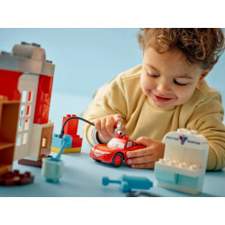 Lego Duplo la visite de McQueen au garage
