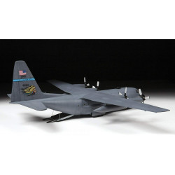 Zvezda 1 72 C-130H American Heavy Transport Plane