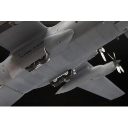 Zvezda 1 72 C-130H American Heavy Transport Plane